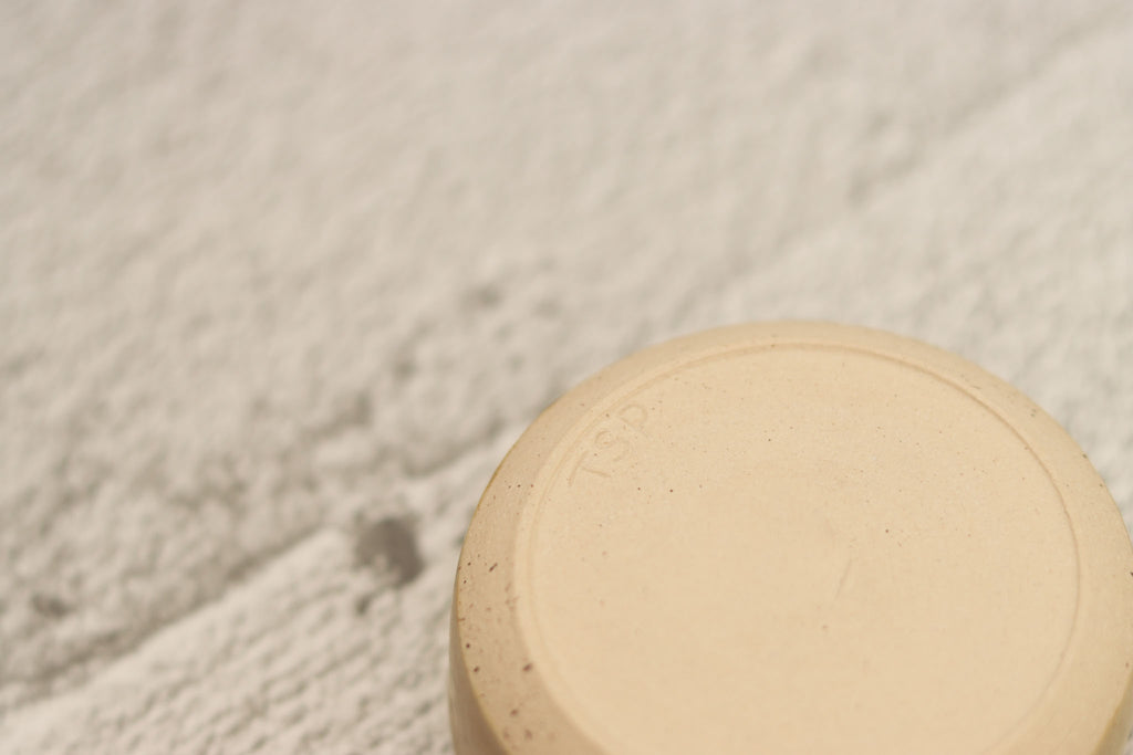 43. Large Spoon Rest Beige