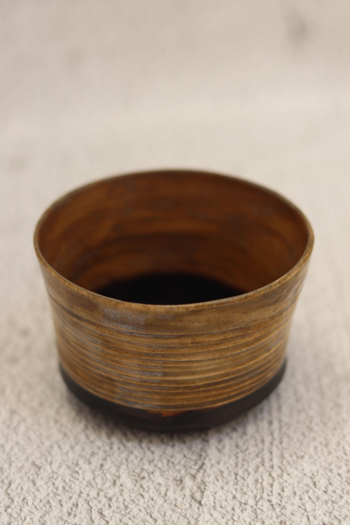 131. Deep Rib Bowl Two-tone