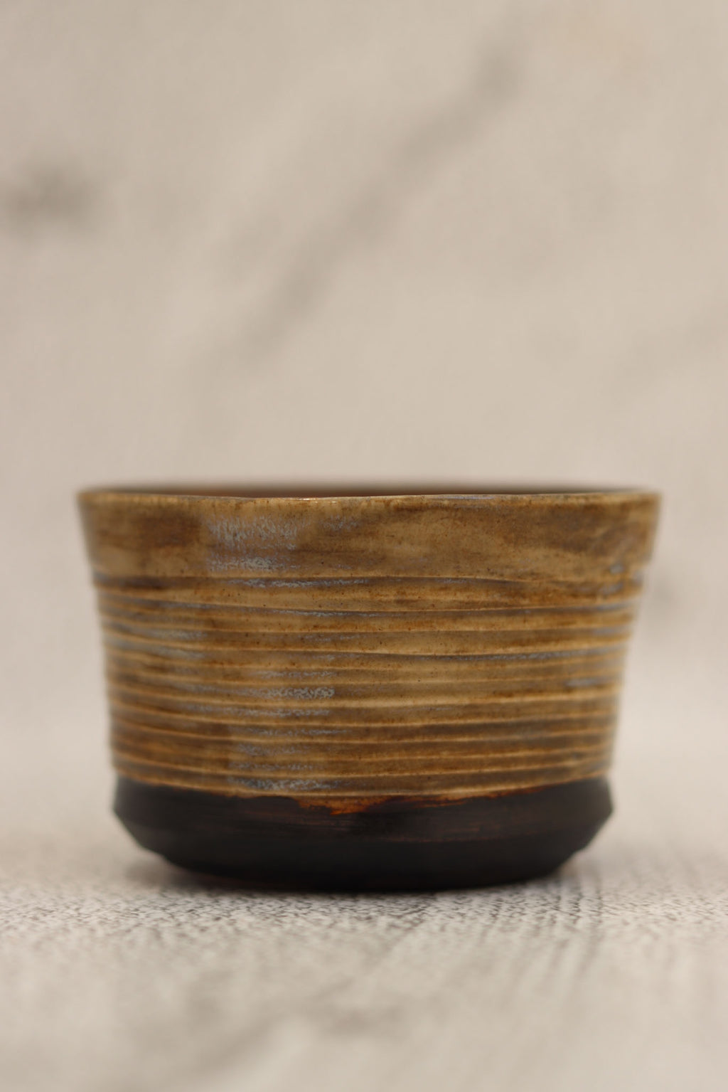 131. Deep Rib Bowl Two-tone
