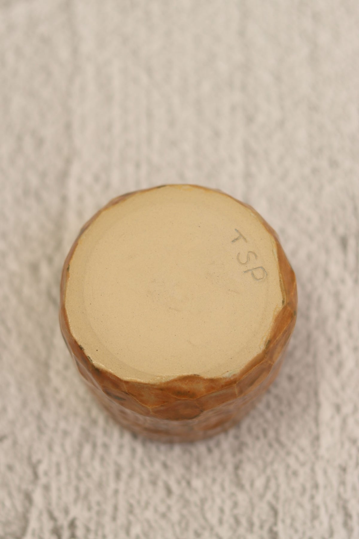 64. Rock Effect Bowl Rust