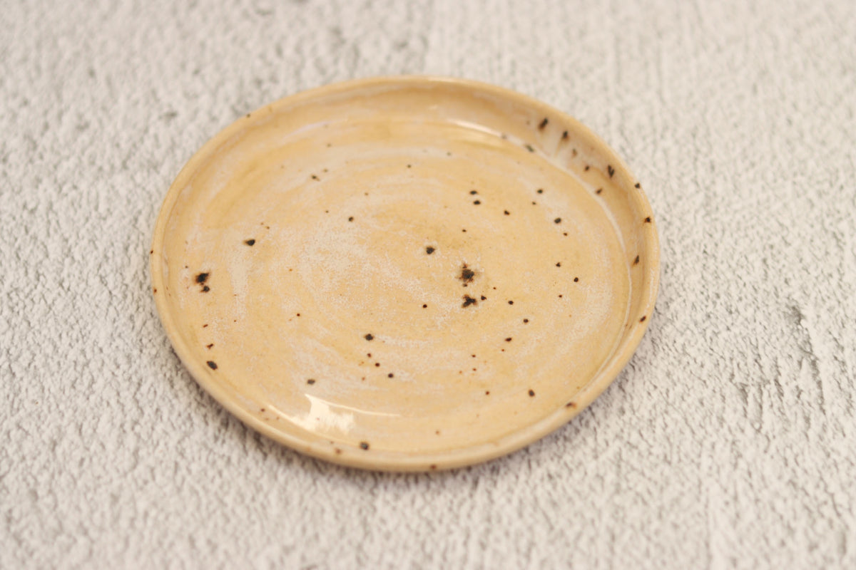 82. Small Plate Cream Spot