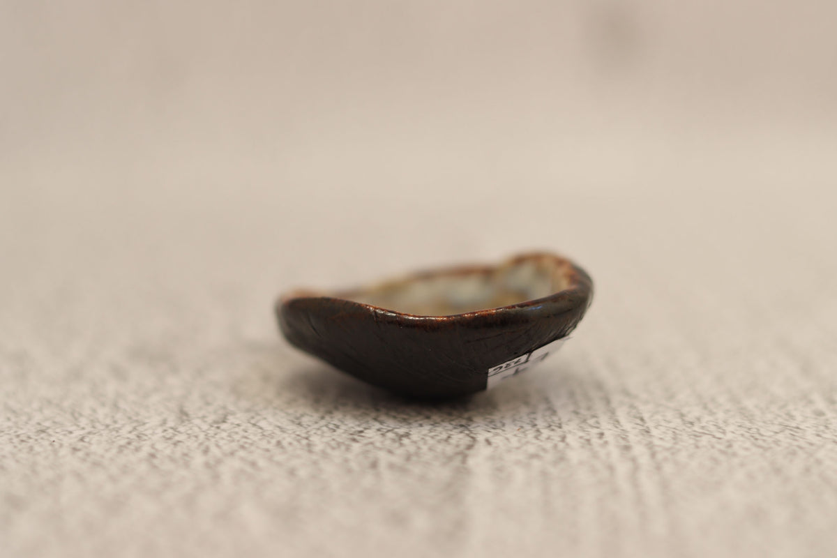 136. Shell Ring Dish Brown-opal