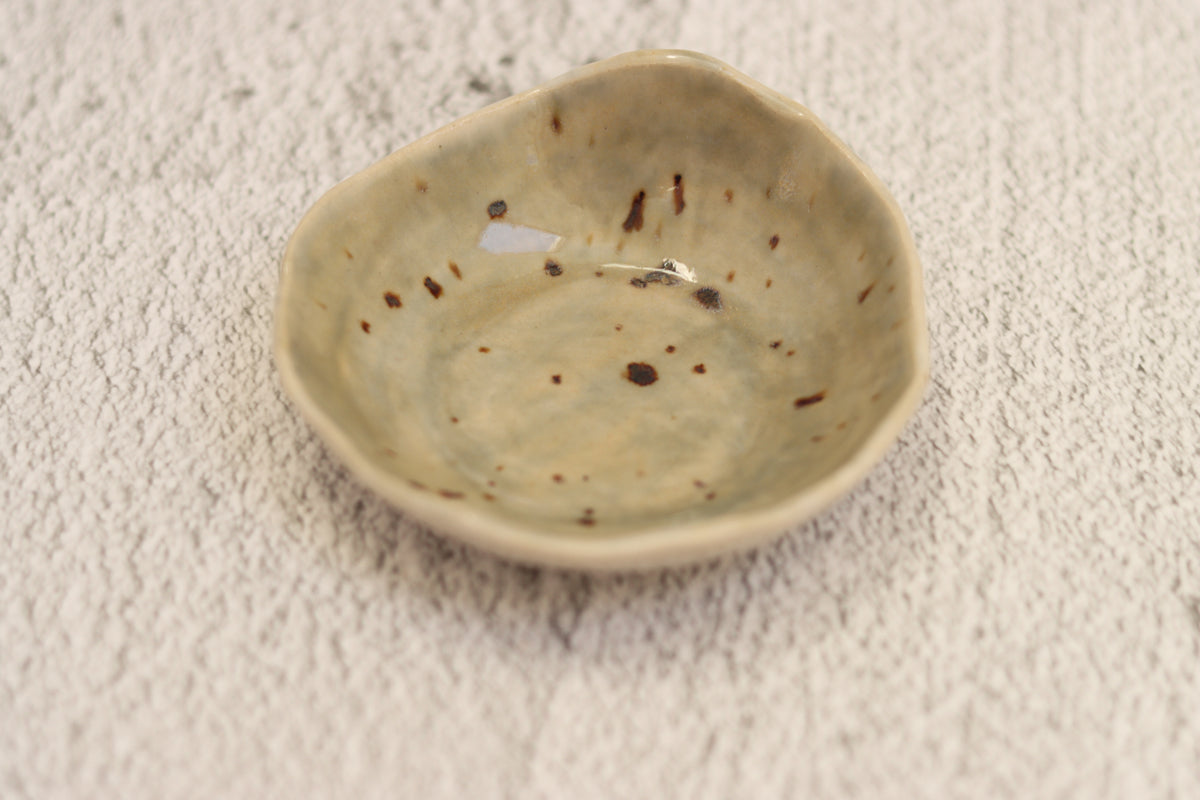 96. Tiny Plate Sage Spot