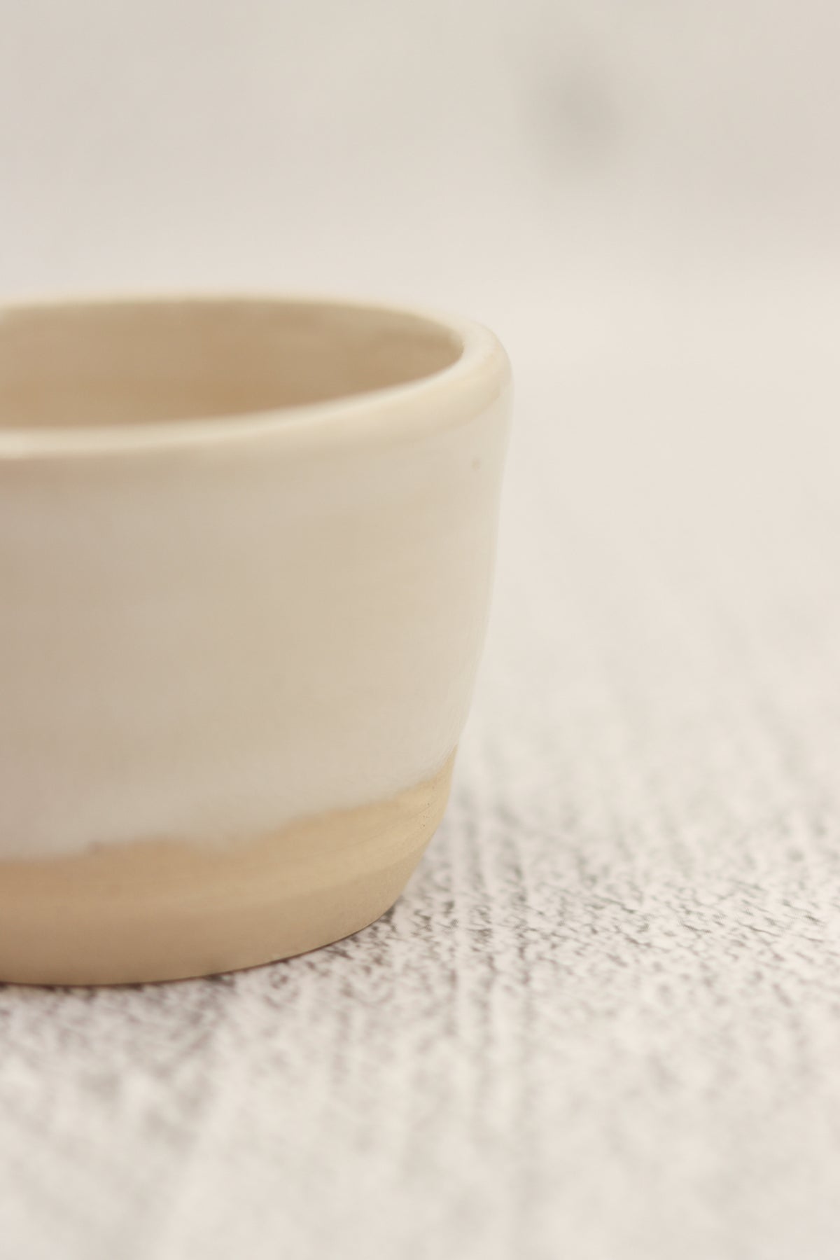 71. Gloss Bowl White