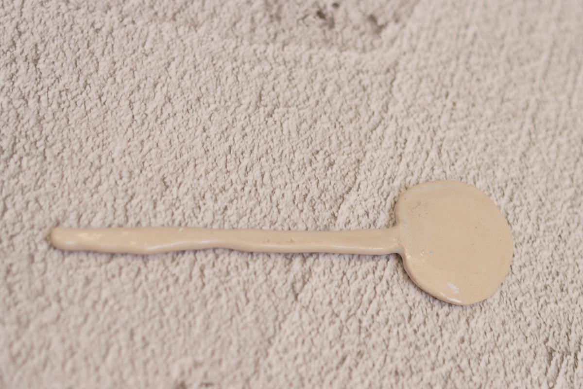 126. Long Spoon White