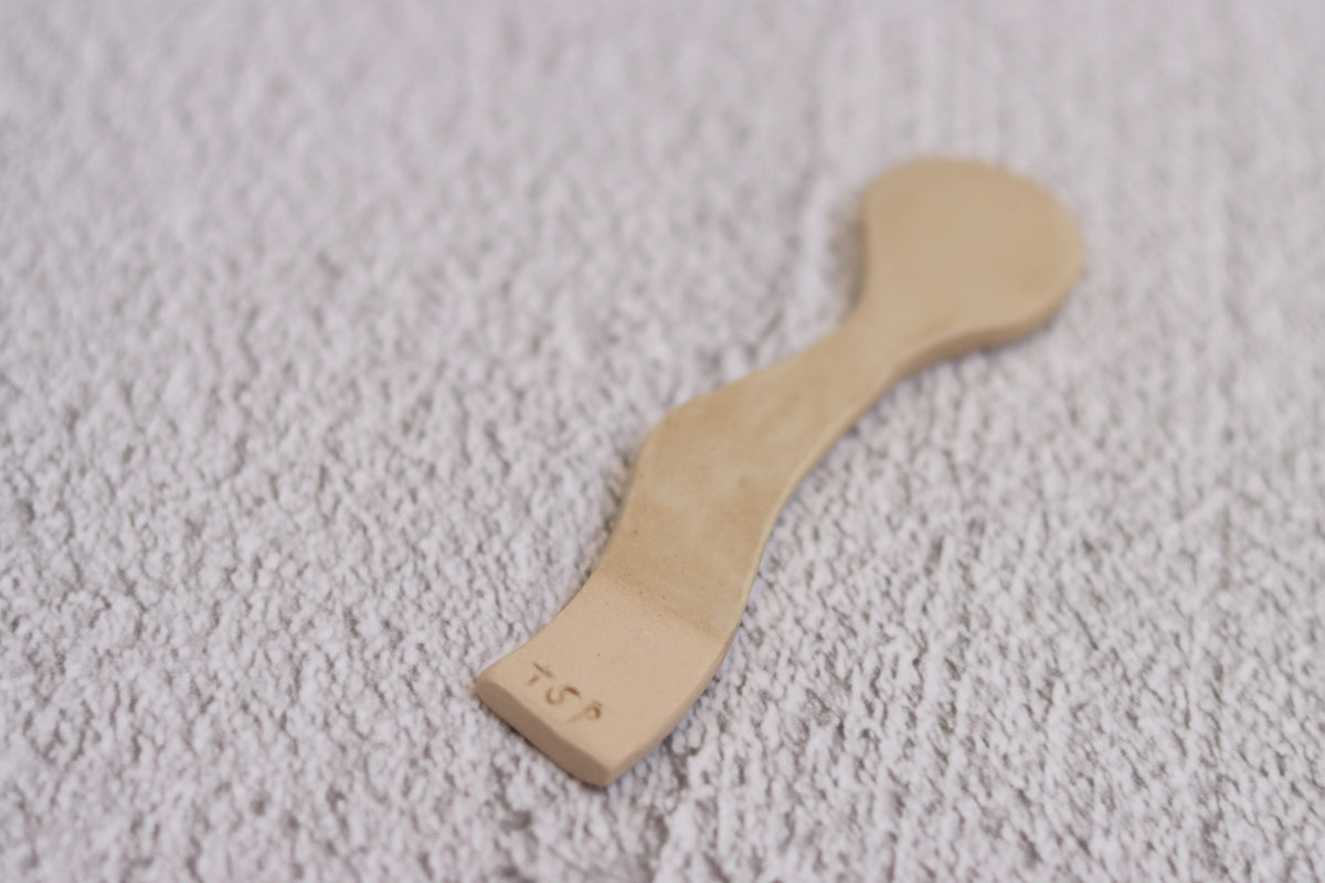 121. Wave Spoon Cream