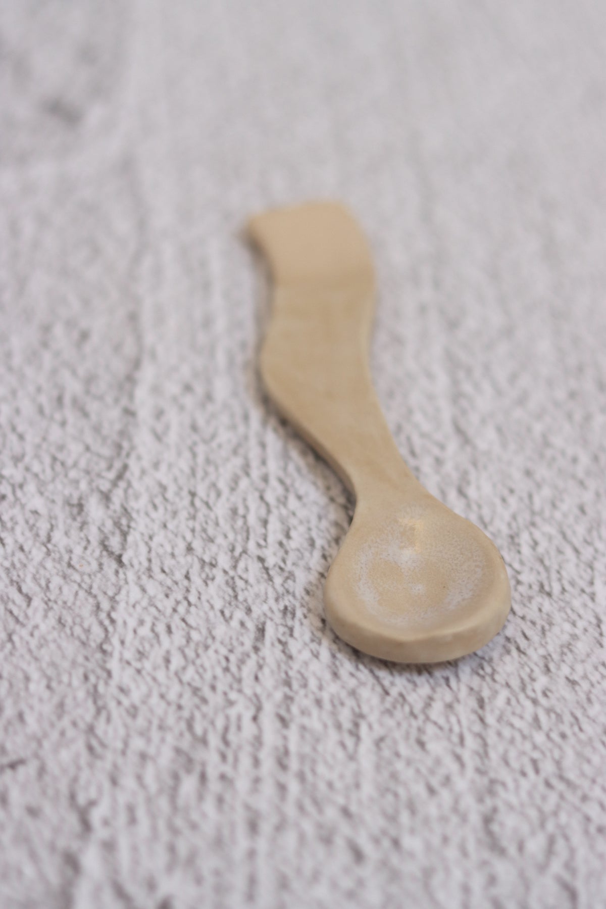 121. Wave Spoon Cream