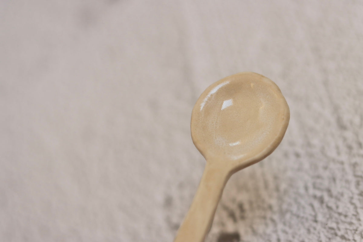 114. Cream Straight Spoon