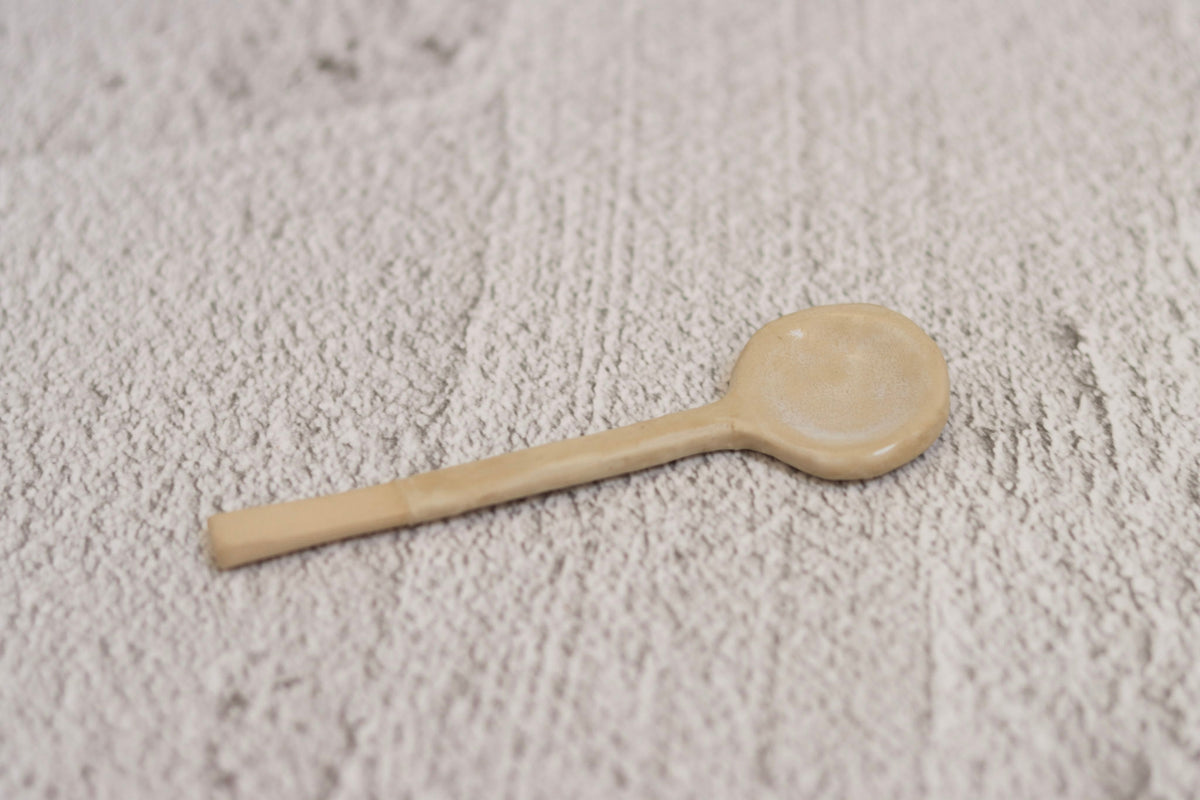 114. Cream Straight Spoon