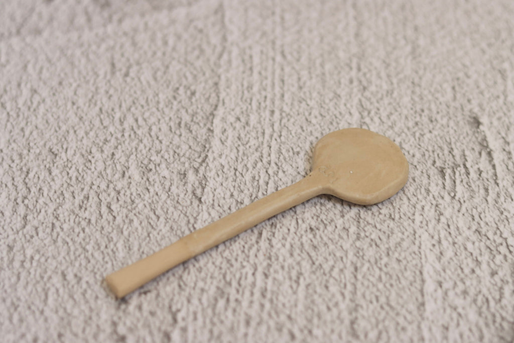 114. Cream Straight Spoon