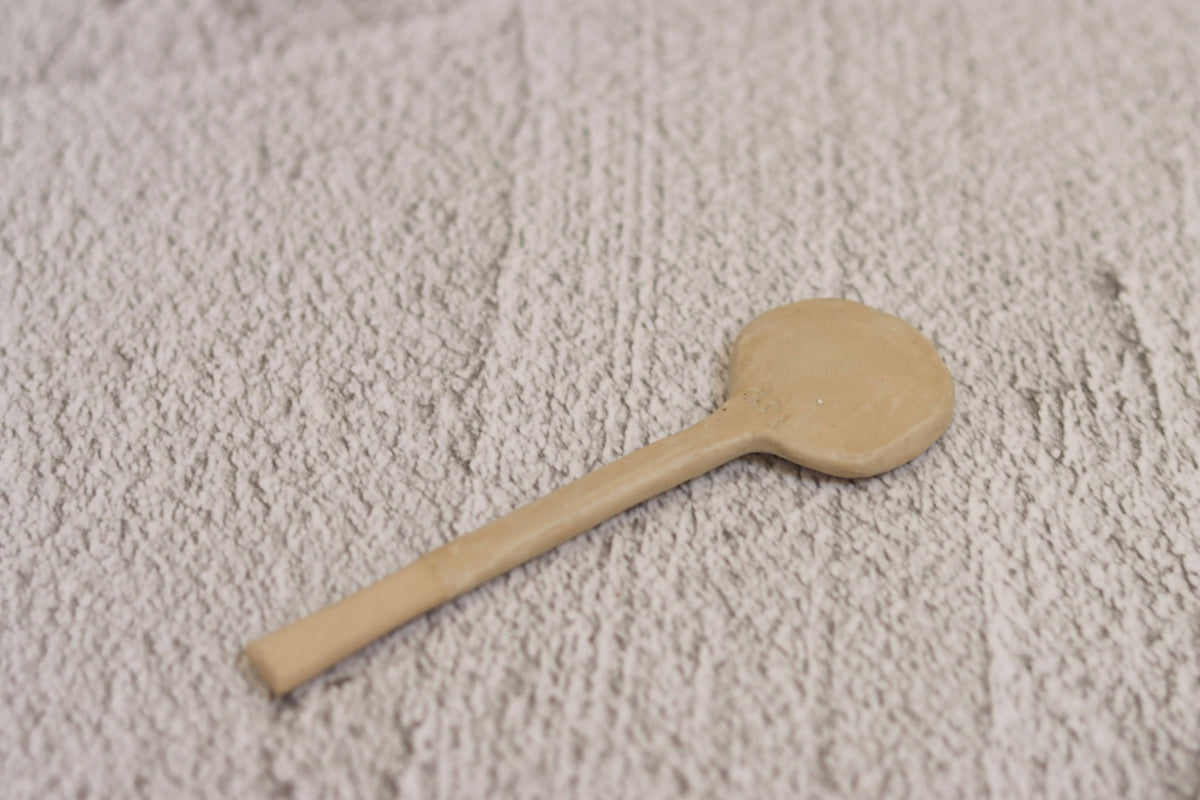 114. Cream Straight Spoon