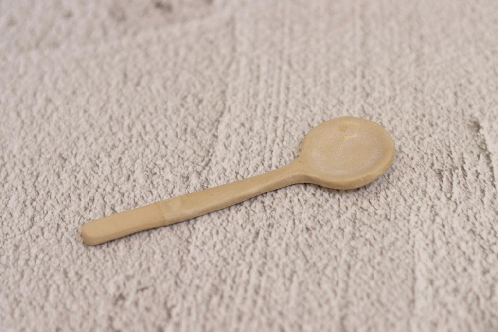 114. Cream Straight Spoon