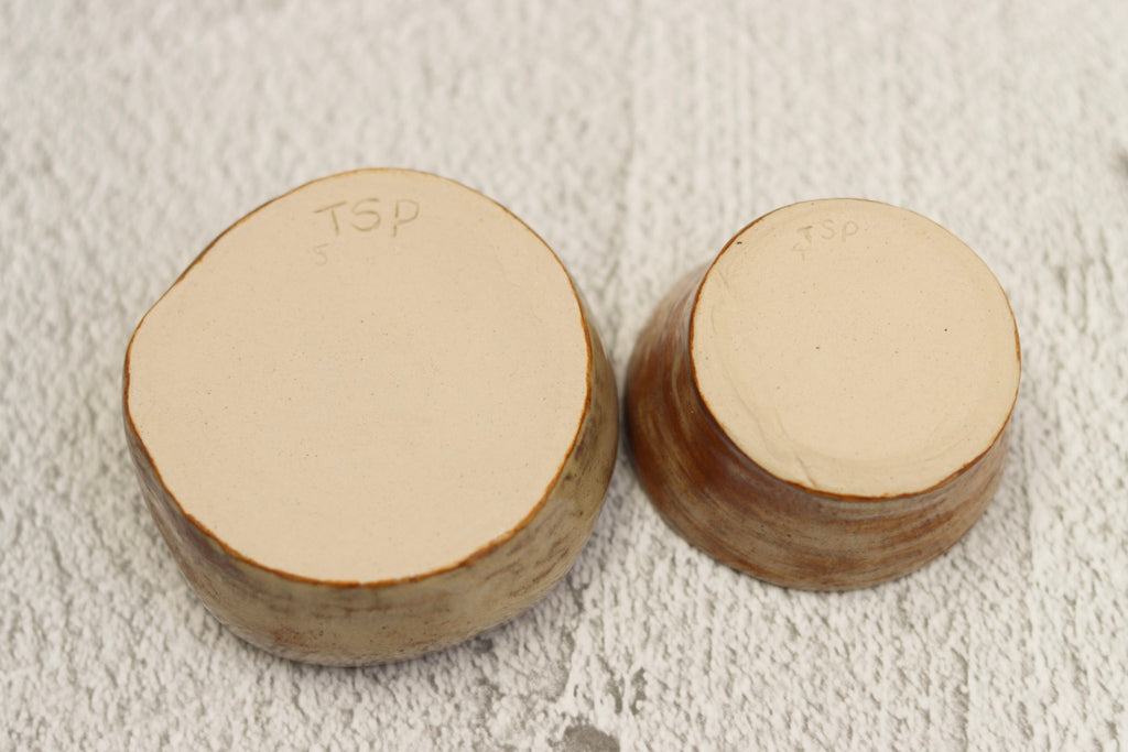 SECONDS. Set of 2 Bowls Brown
