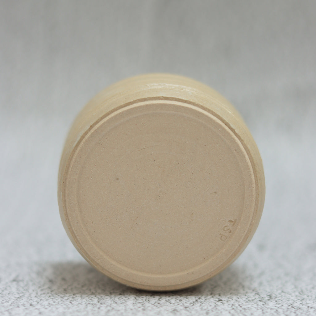 26. Ribbed Bowl Cream Spot