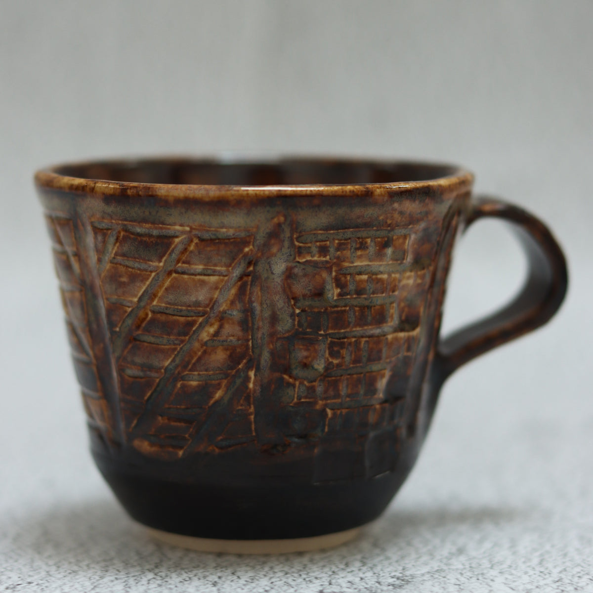 24. Large Textured Mug Brown Ombre