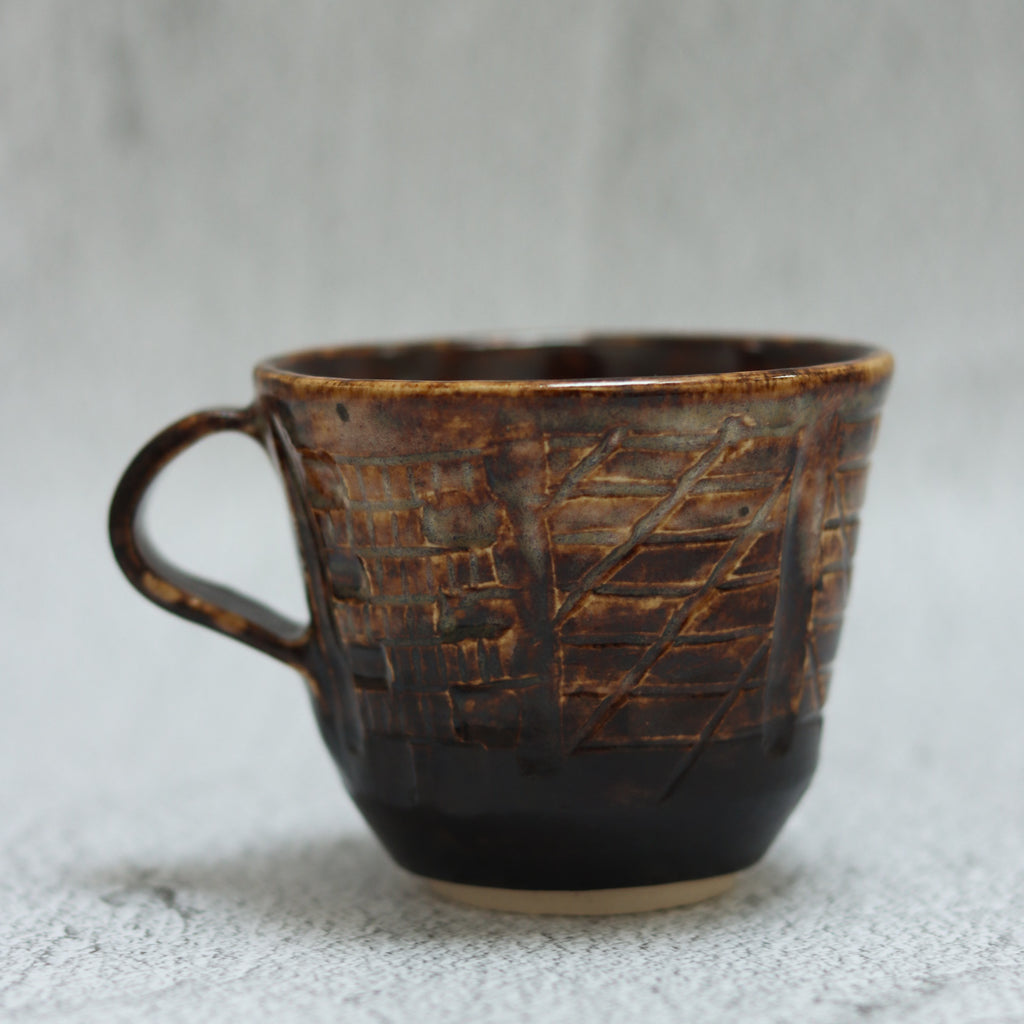24. Large Textured Mug Brown Ombre